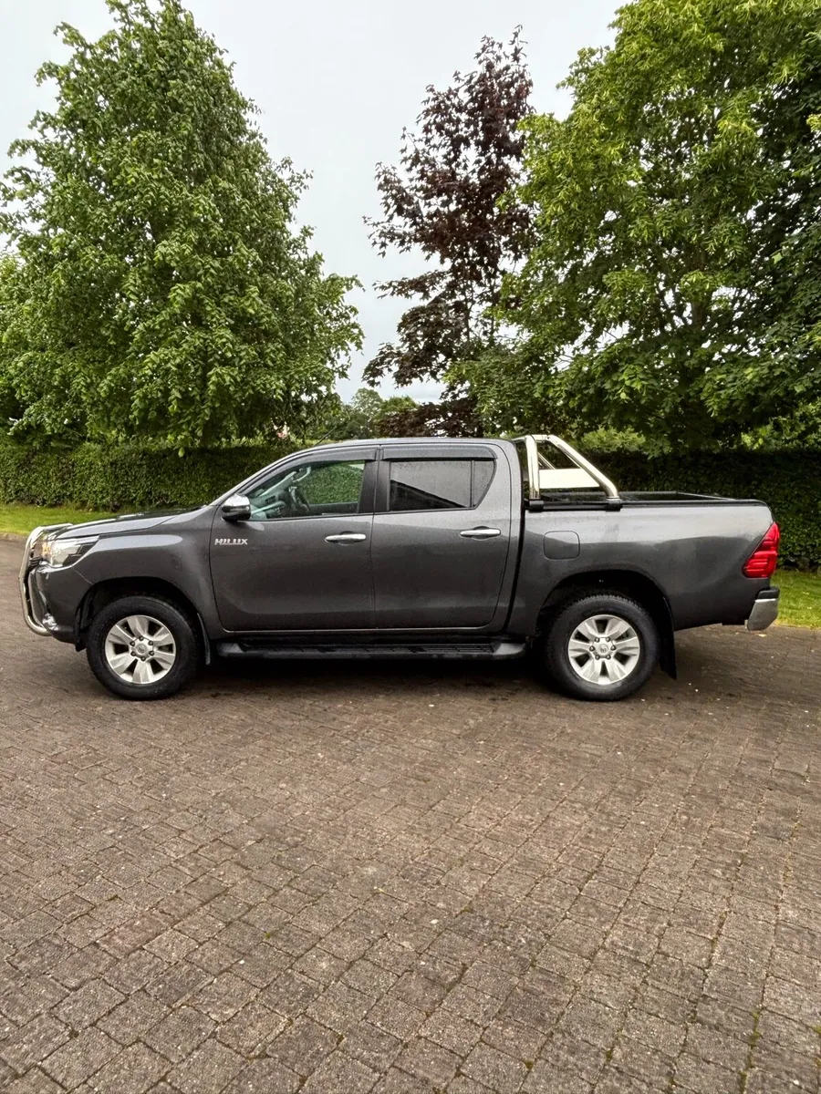 Toyota Hilux - Image 4