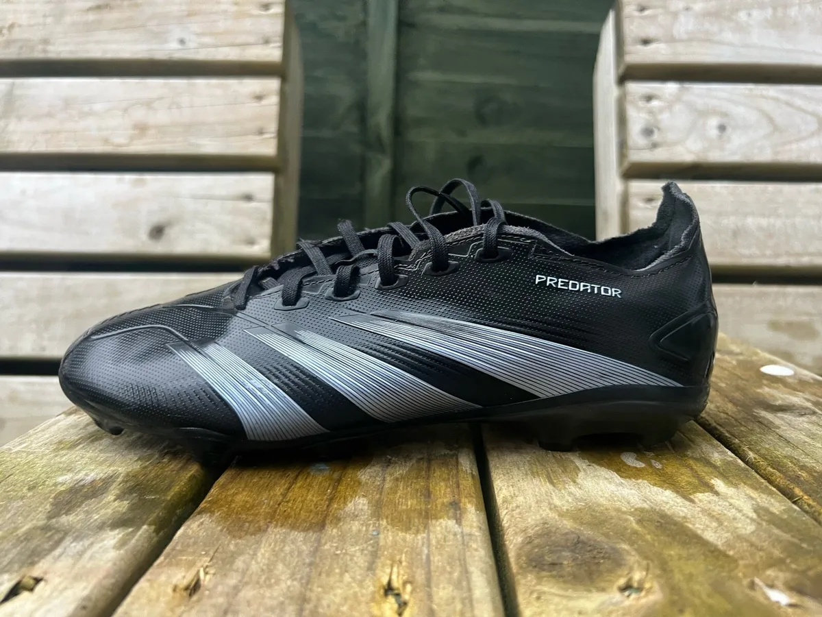 Adidas Predators SIZE 8 UK - Image 1