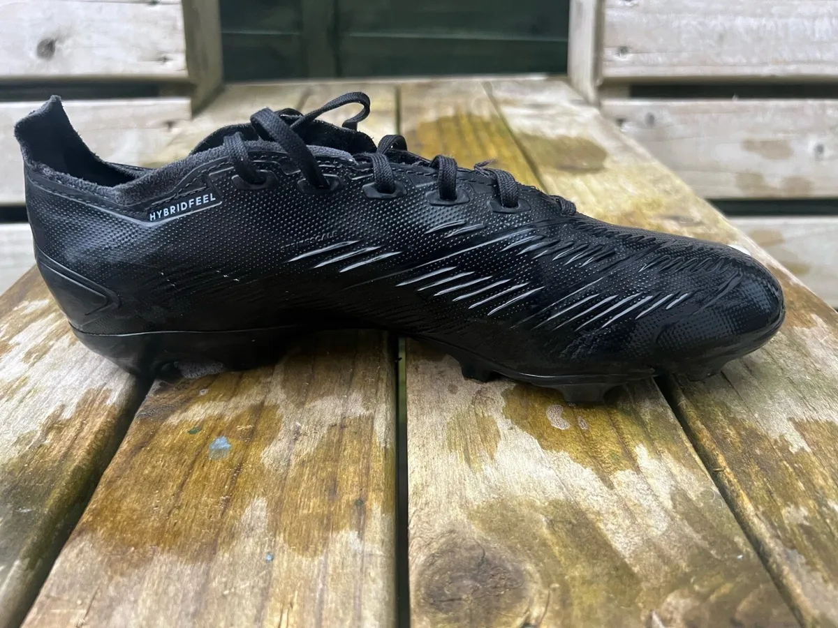 Adidas Predators SIZE 8 UK - Image 2