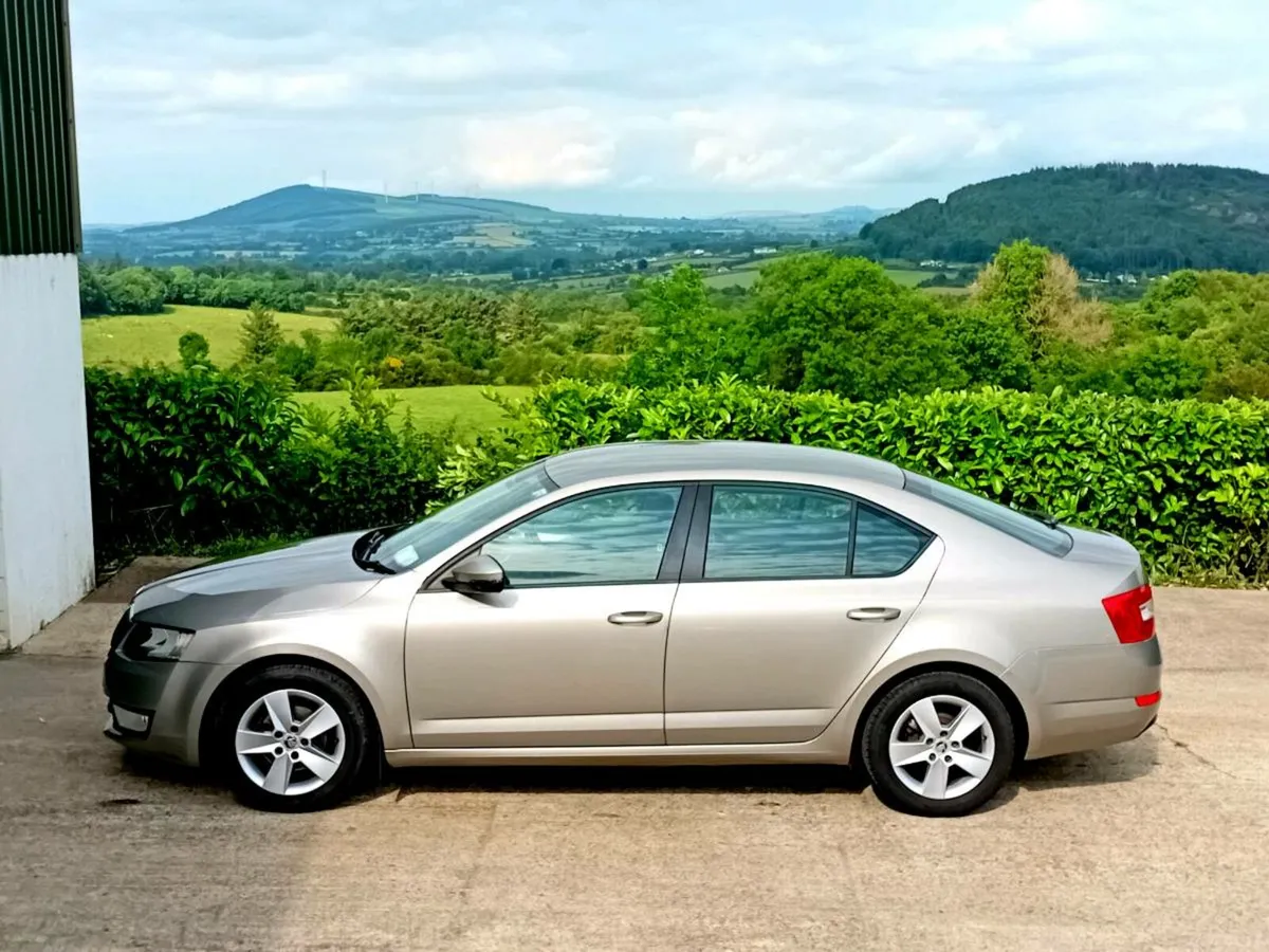 142 SKODA OCTAVIA 1.6TDi ☆ IMMACULATE ☆ - Image 3