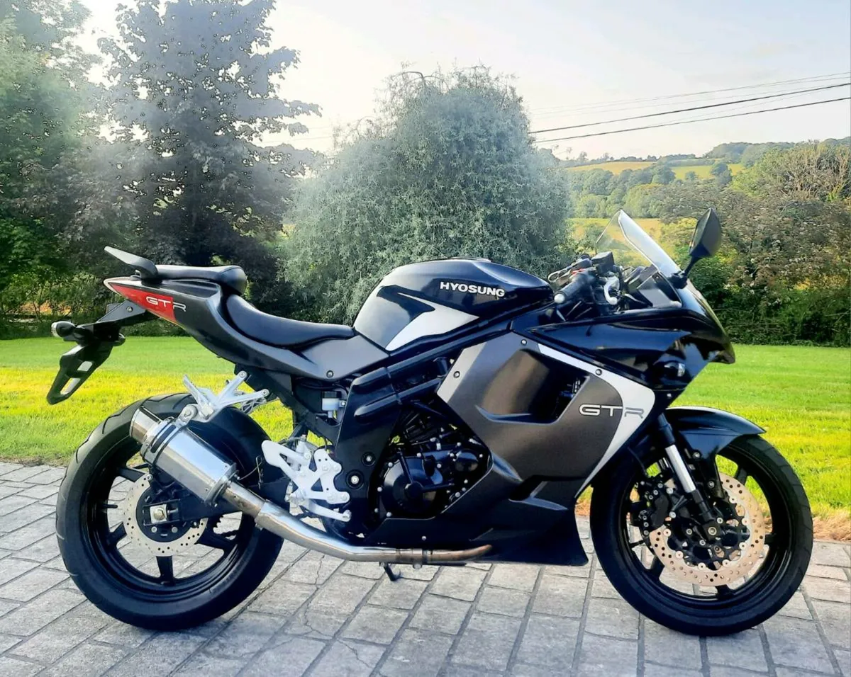 Hyosung GTR 650. 2018 - Image 2