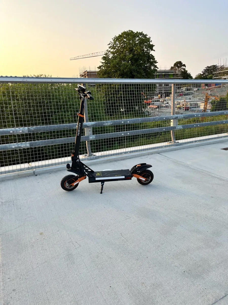 Kugoo Kukirin G2 Pro Electric Scooter - Image 2