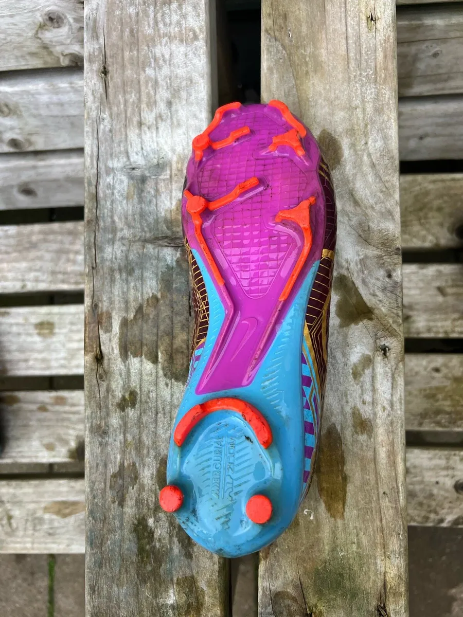 Nike Kylian Mbappé mercurials SIZE 8 - Image 4