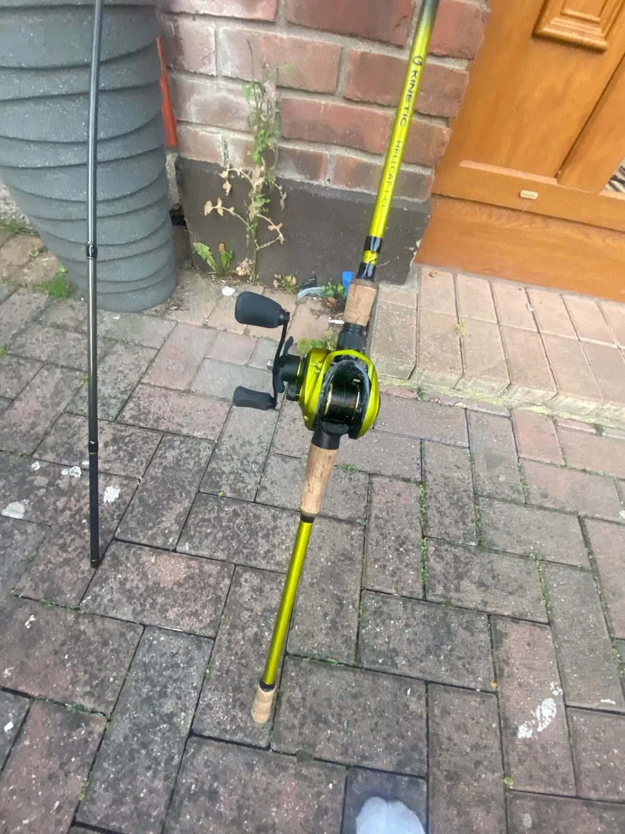 Baitcasger  fishing rod - Image 1