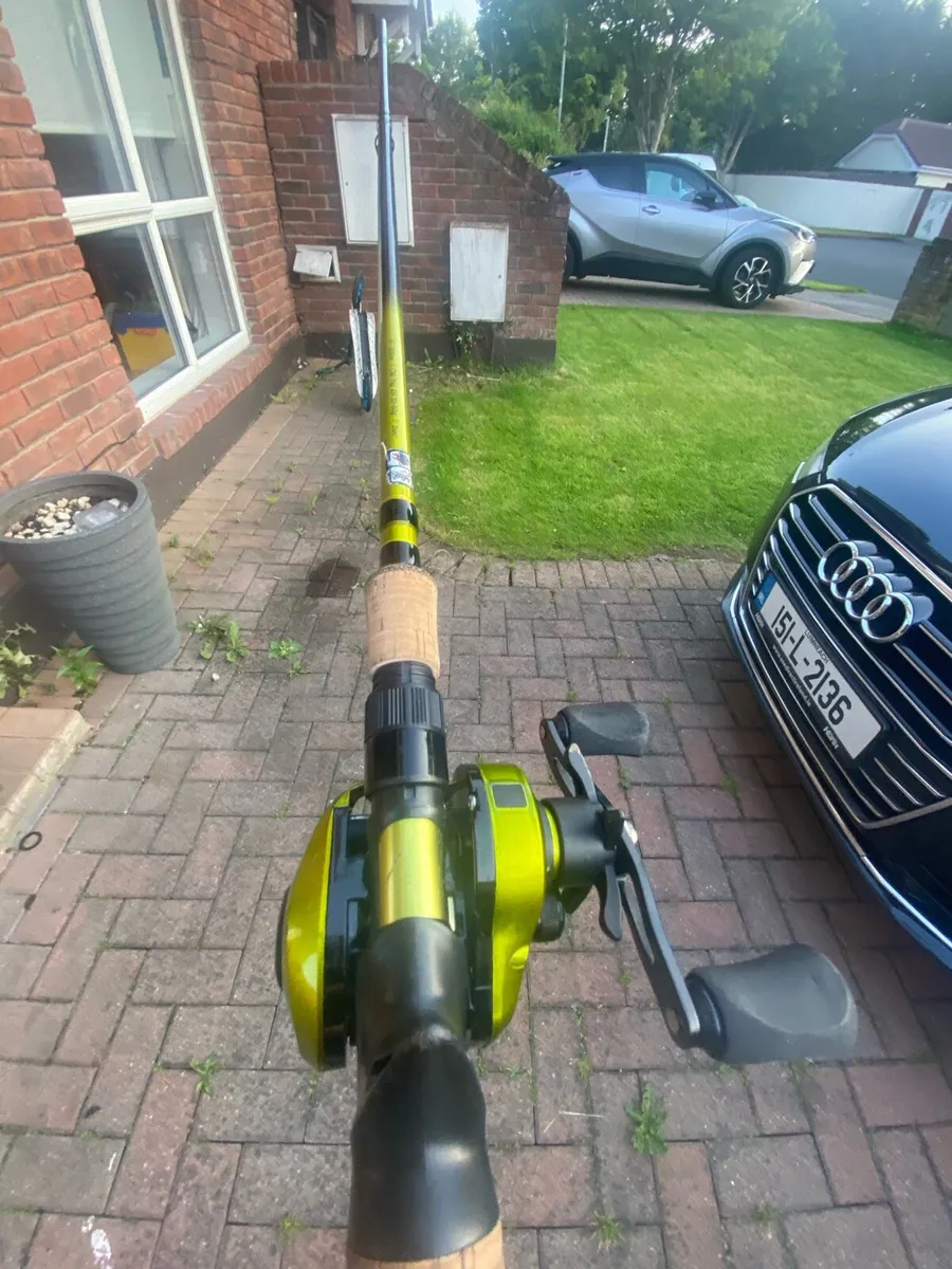 Baitcasger  fishing rod - Image 2