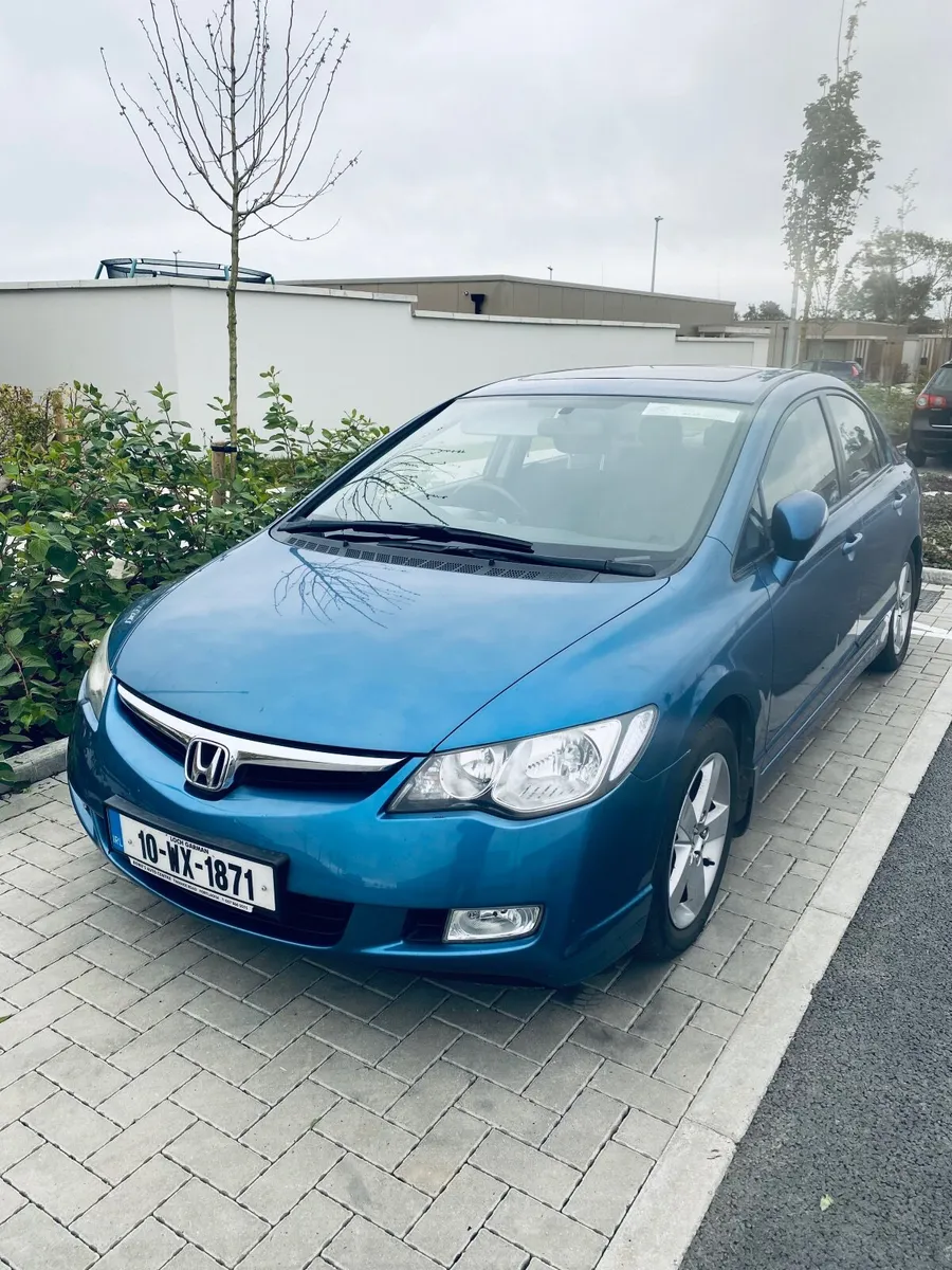 Honda Civic 2010 - Image 1