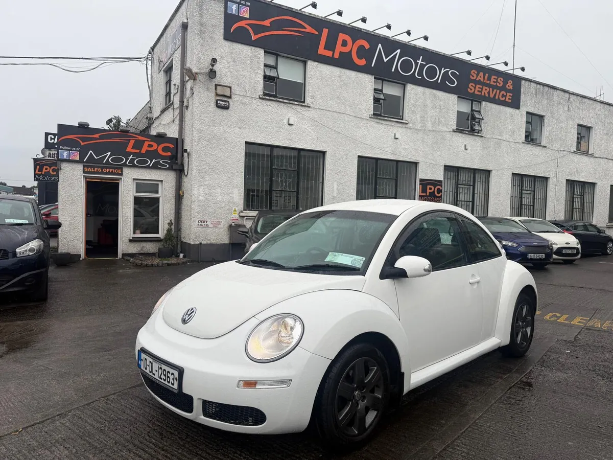 Volkswagen Beetle 2010 - Image 1