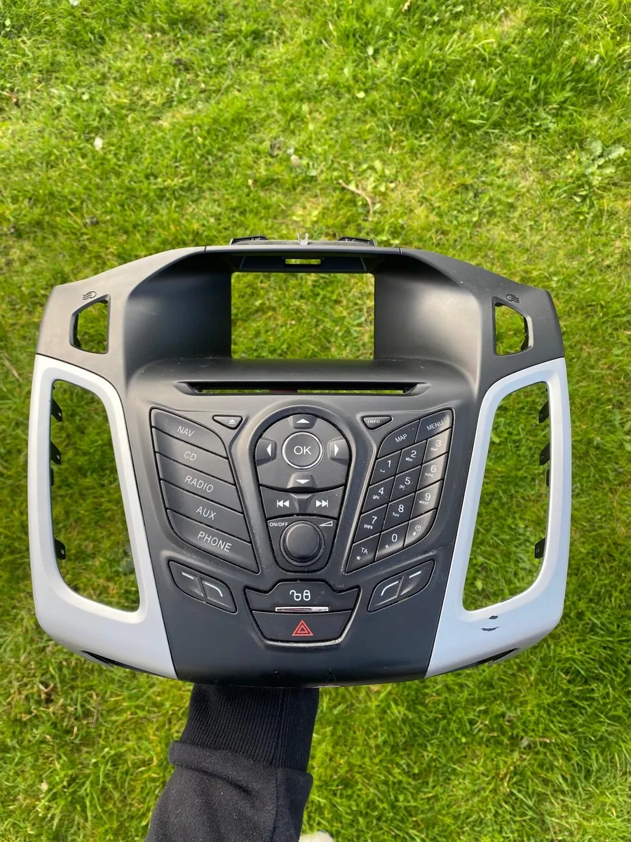 Ford focus radio *OPEN TO REASONABLE OFFERS* - Image 1