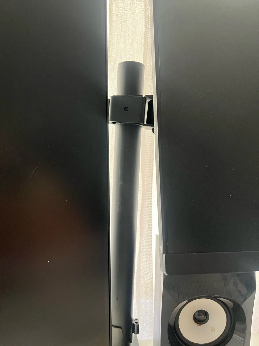 Two monitors - Image 2