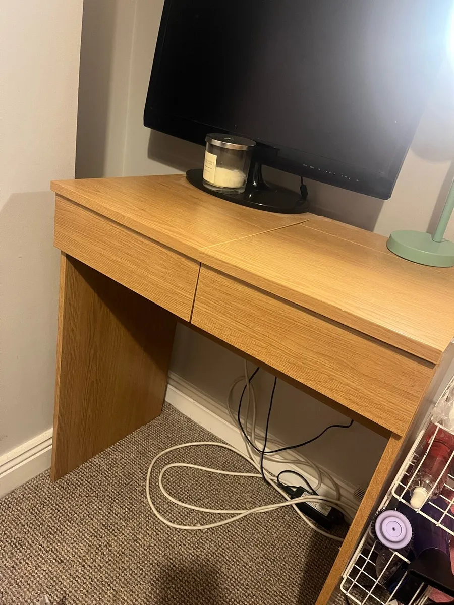Dressing table - Image 1