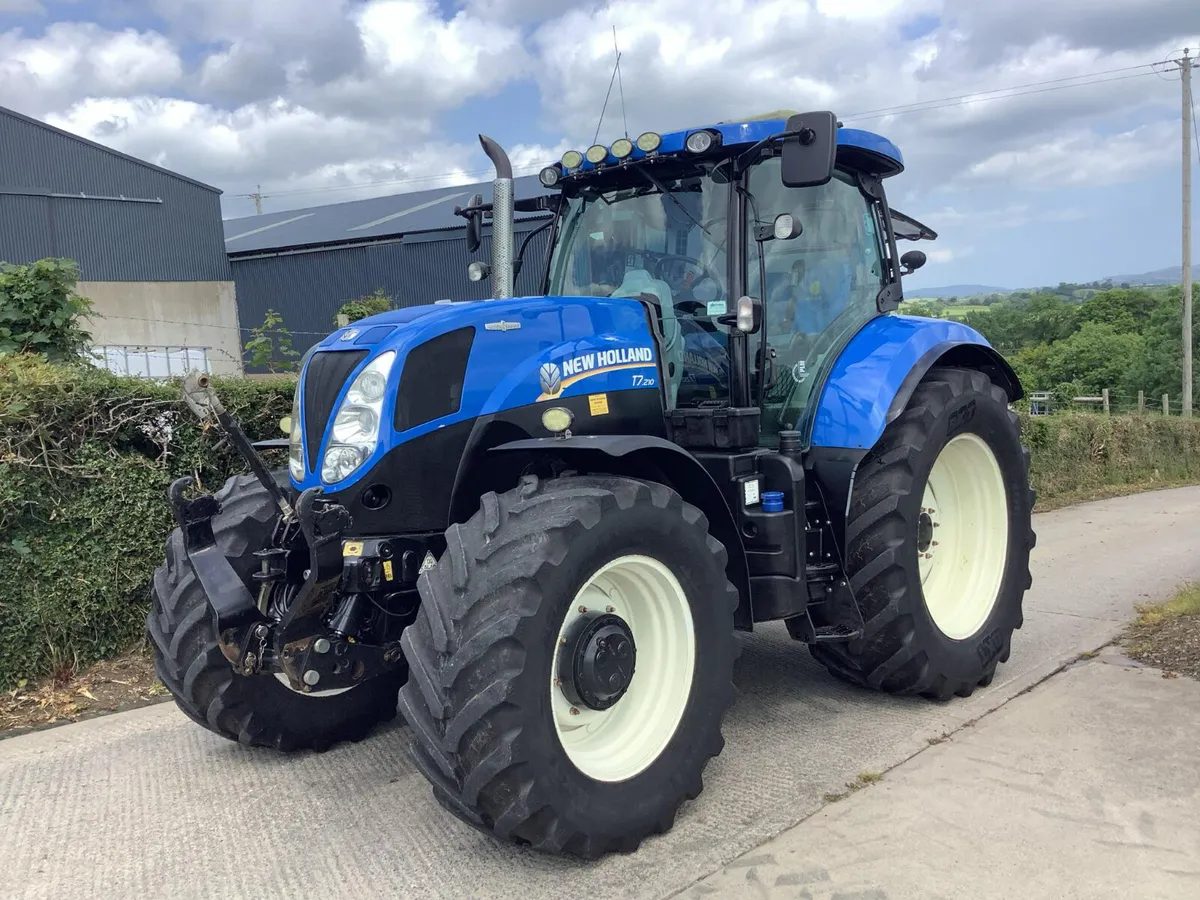 2015 NH T7.210 - Image 1