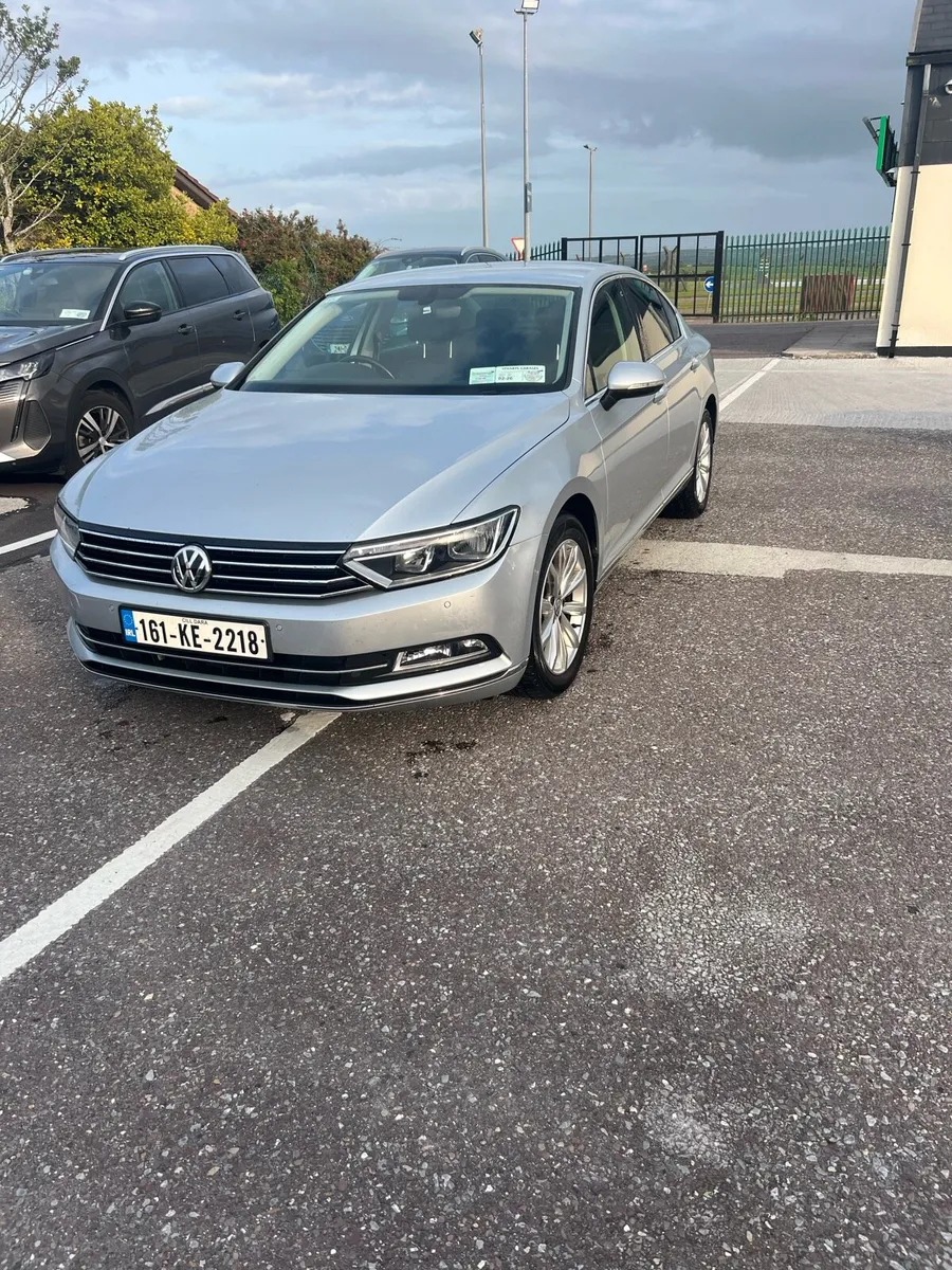 Volkswagen Passat 2016 - Image 2