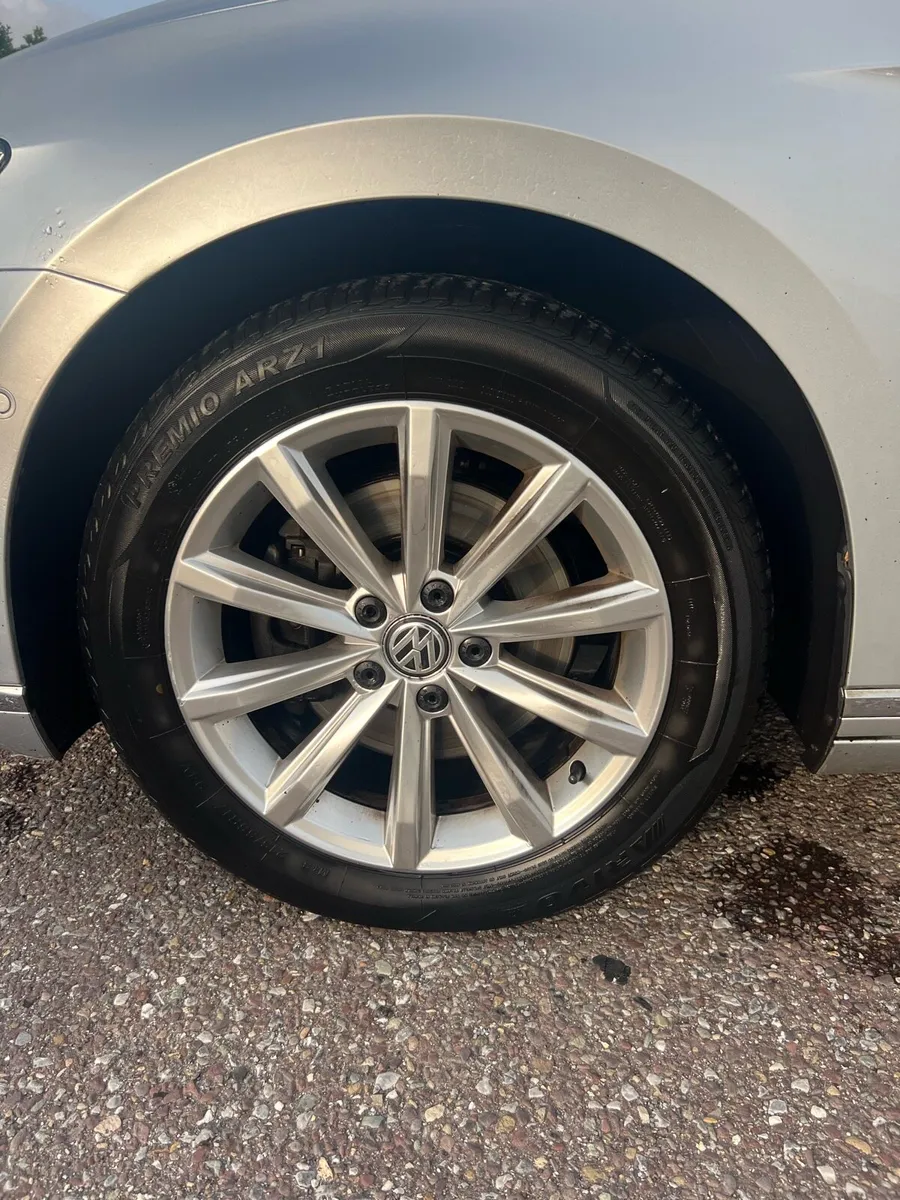 Volkswagen Passat 2016 - Image 4