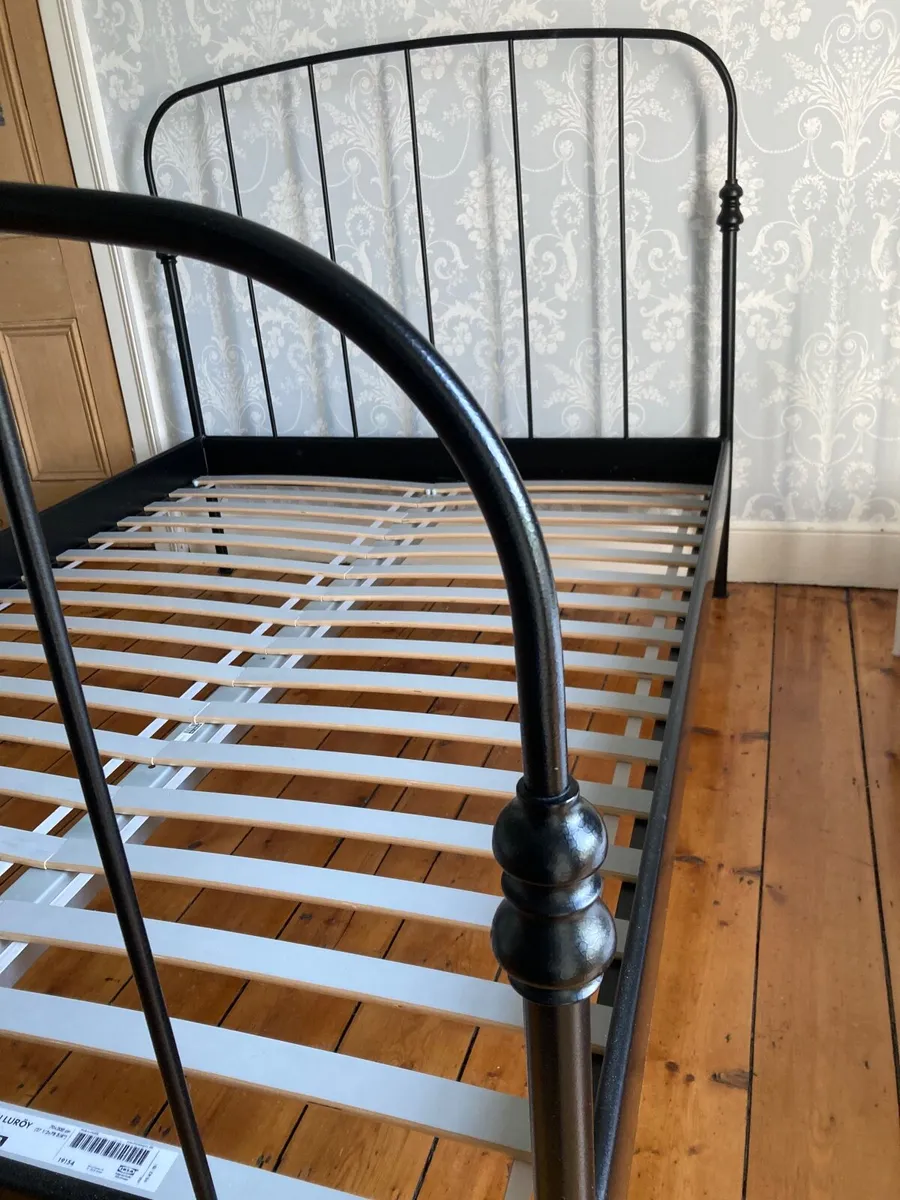 Double bed - Image 2