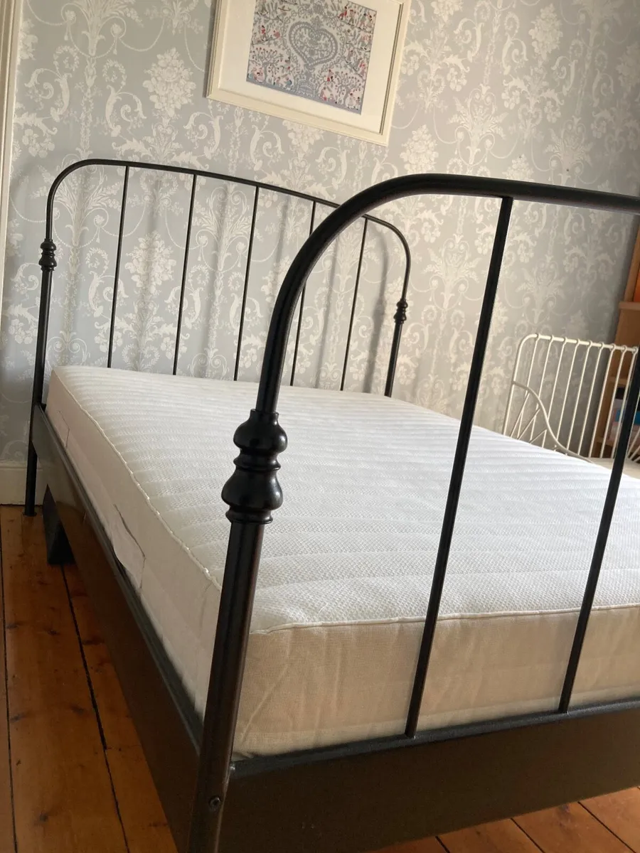 Double bed - Image 3
