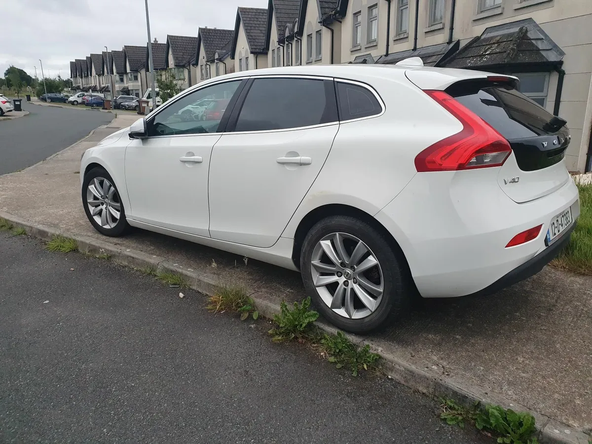 Volvi V40   2012 nct 03.26 - Image 2
