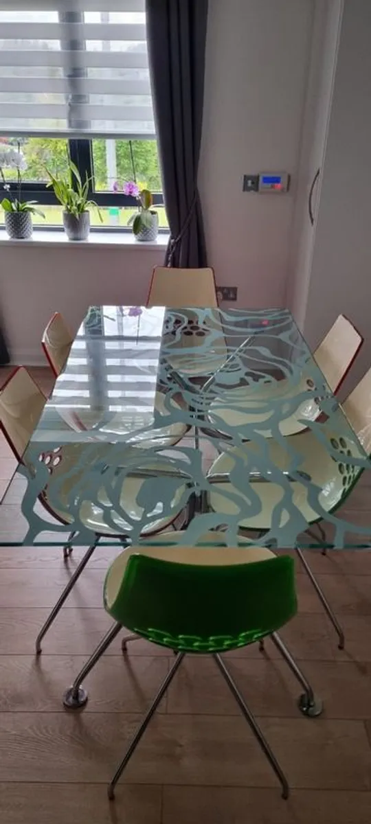 Dining Table with chairs - Image 2