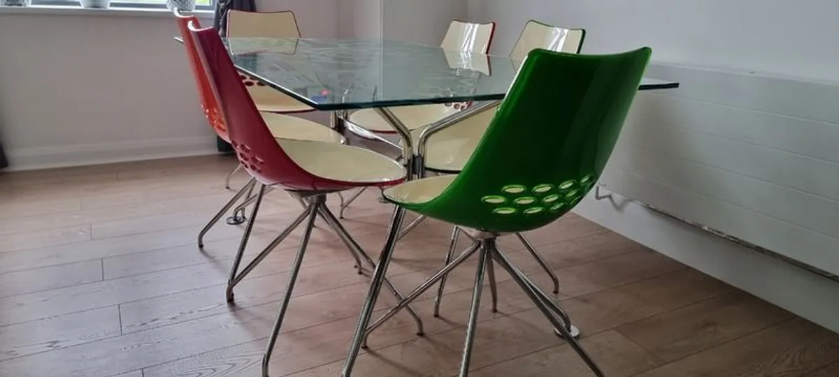 Dining Table with chairs - Image 3