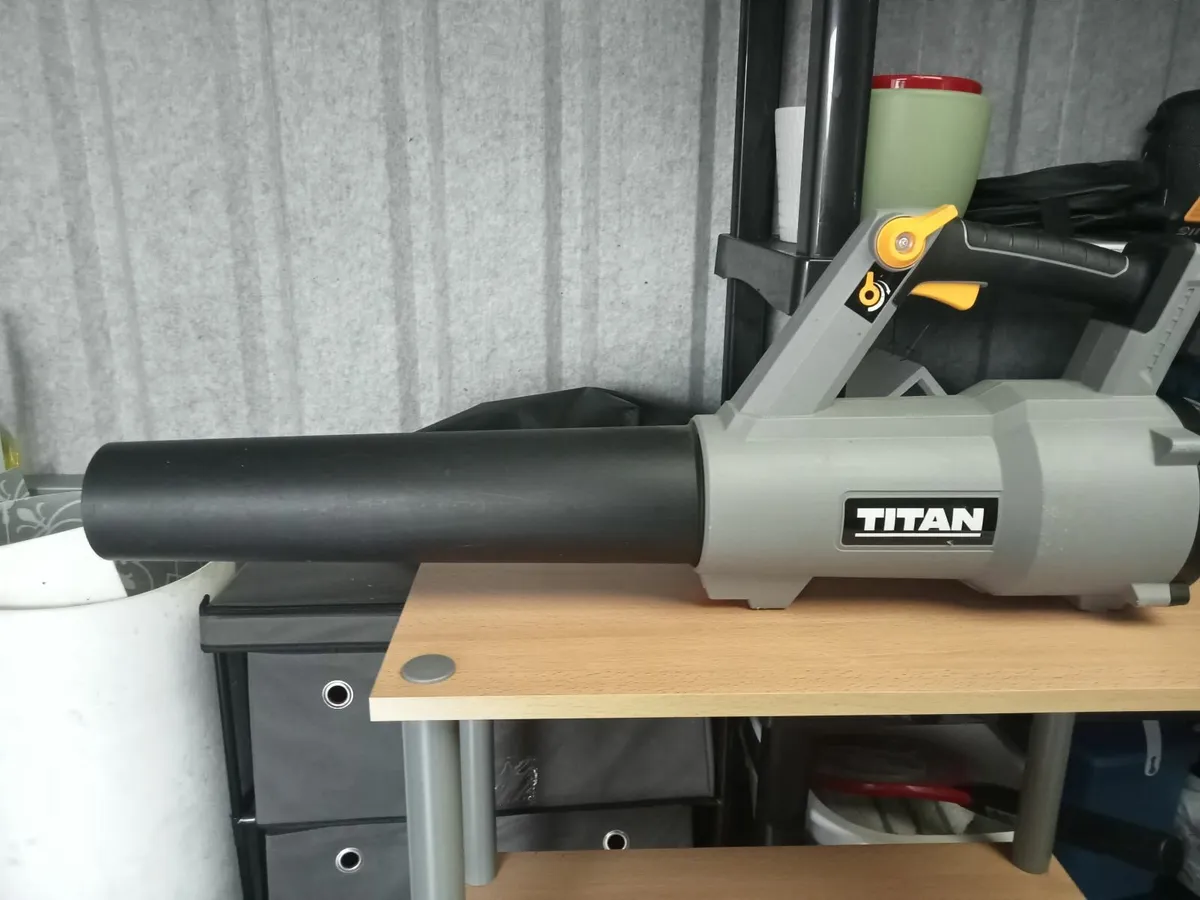 Leaf blower and rechargeable battery - Image 2