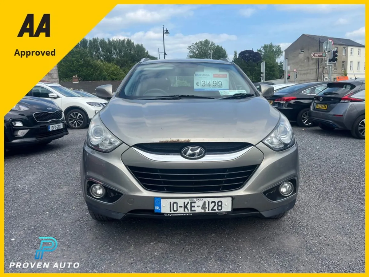 Hyundai ix35 2.0 Litre Crossover 5DR - Image 2