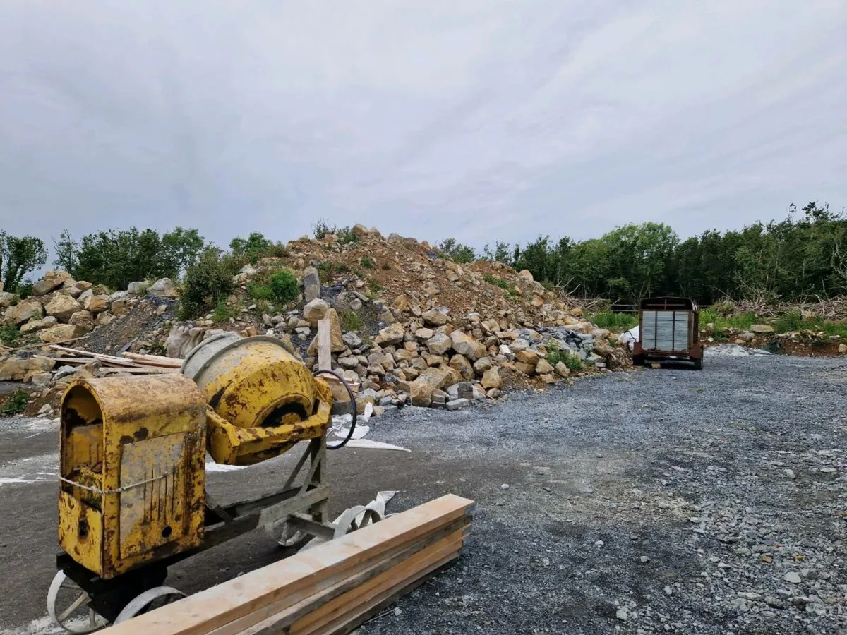 Stone/Fill free to take away - Image 1