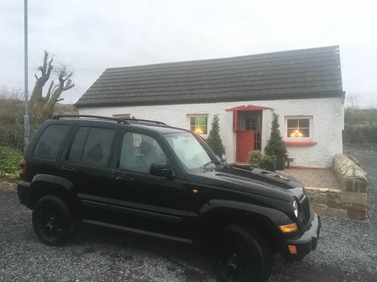 2011 Jeep Cherokee 2.8L Diesel - Image 2