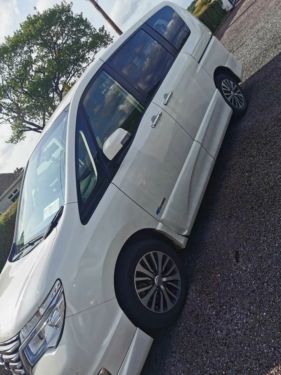 Nissan Serena 2015 - Image 2