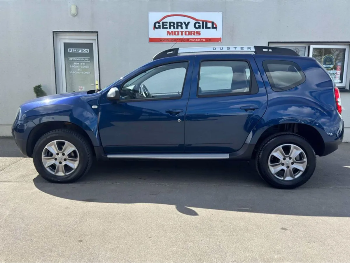 Dacia Duster Signature 1.5 DCI 110 4X 4DR - Image 4