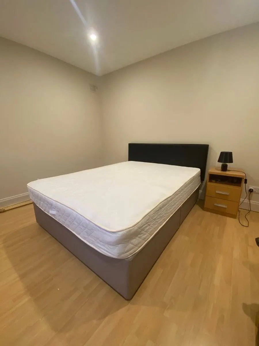 King Size Bed - Image 2