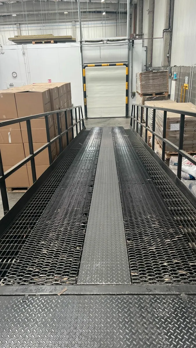Heavy-Duty Free-Standing Dock Leveller and Ramp - Image 3
