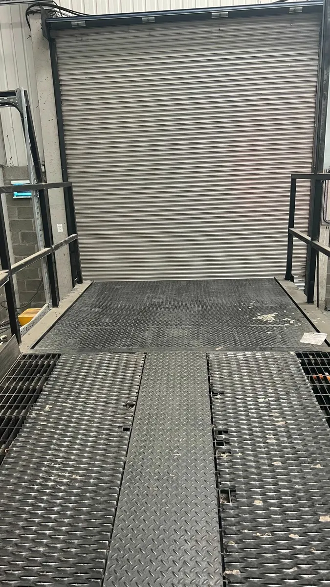 Heavy-Duty Free-Standing Dock Leveller and Ramp - Image 4