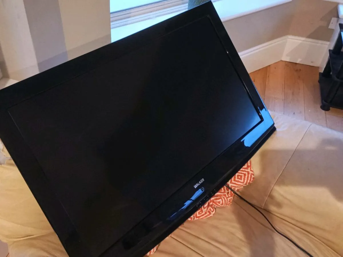 Walker 32 inch TV - Image 1