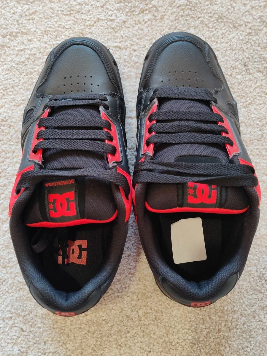 New DC Stag Skate Shoes Black, Red (Size 8 UK) - Image 4