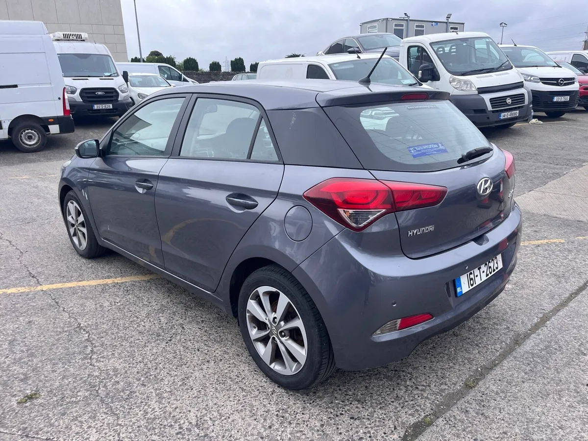 161 Hyundai i20 petrol - Image 4
