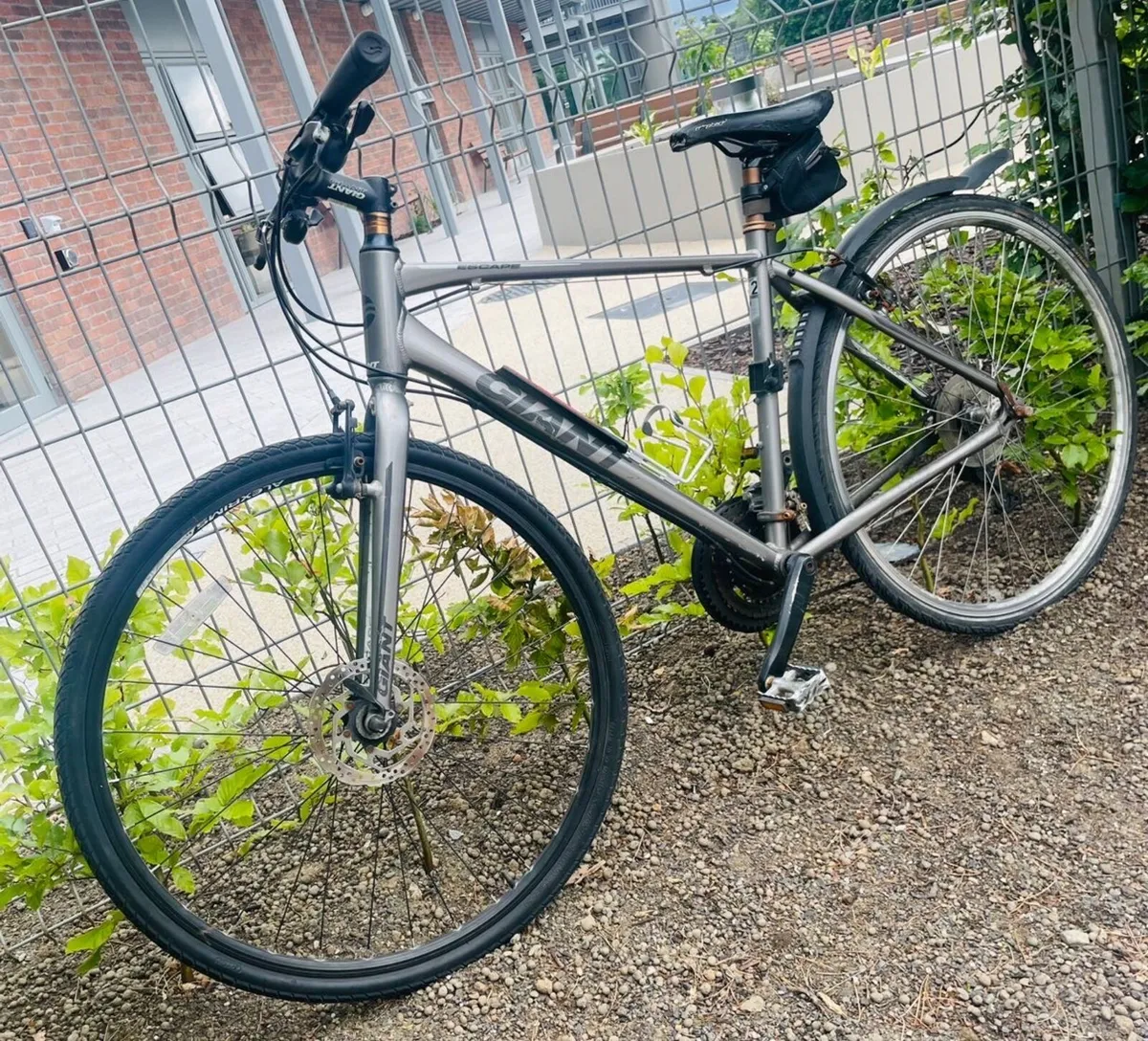 Disc brake giant bicycle for sale. - Image 2