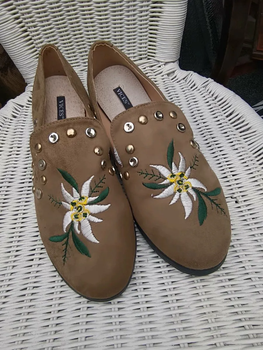 5 beautiful pairs shoes size 6 . - Image 1