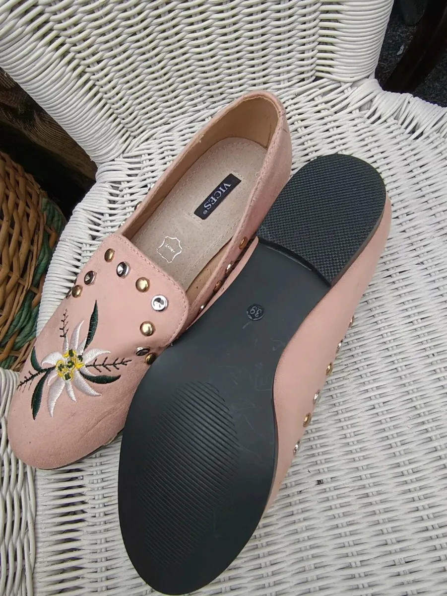5 beautiful pairs shoes size 6 . - Image 4