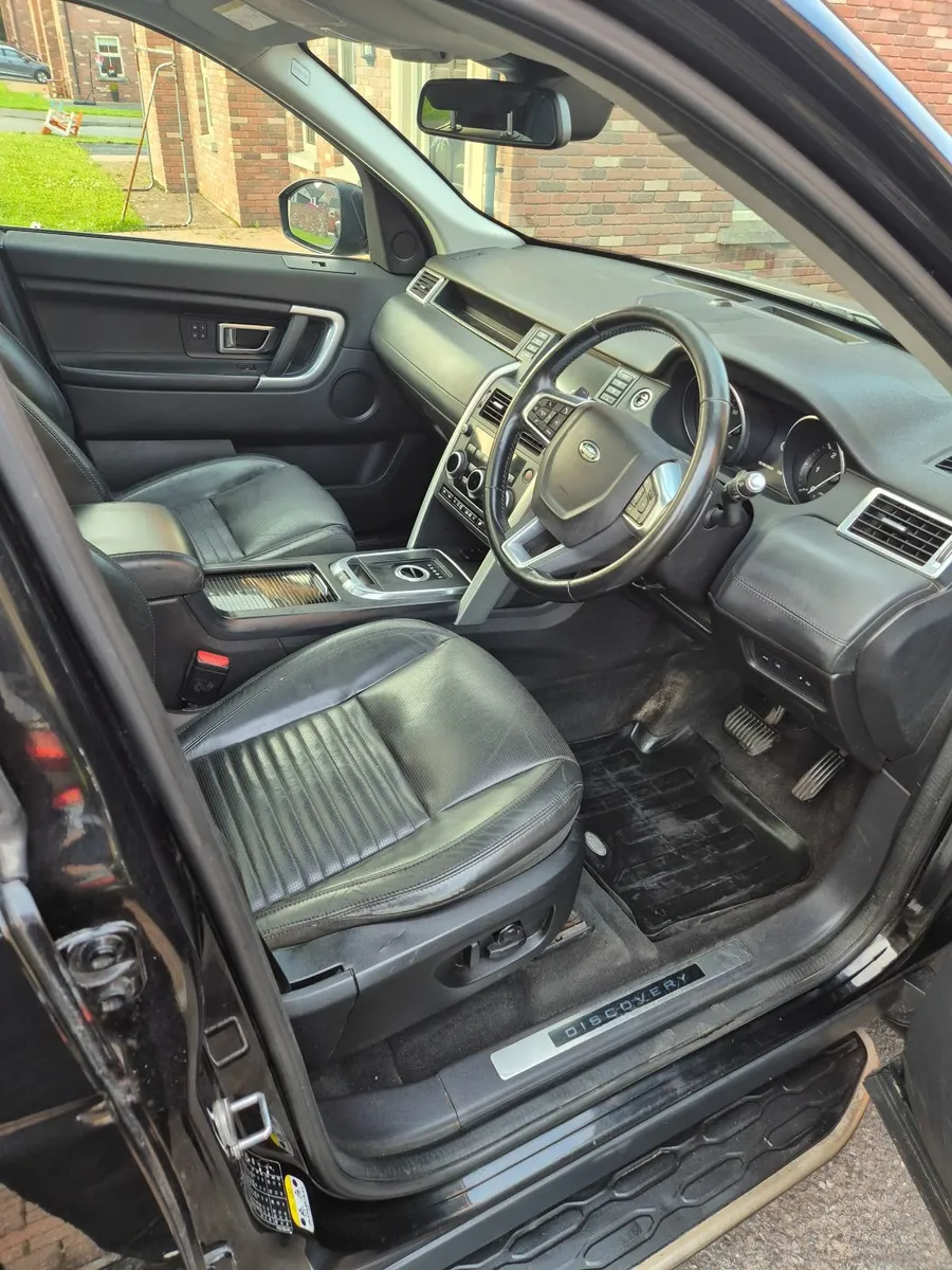 Land Rover Discovery Sport 2015 - Image 2