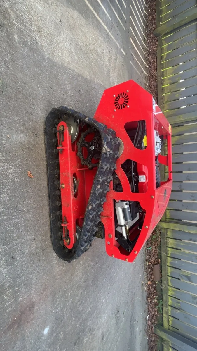 Remote control lawnmower (like new) - Image 3
