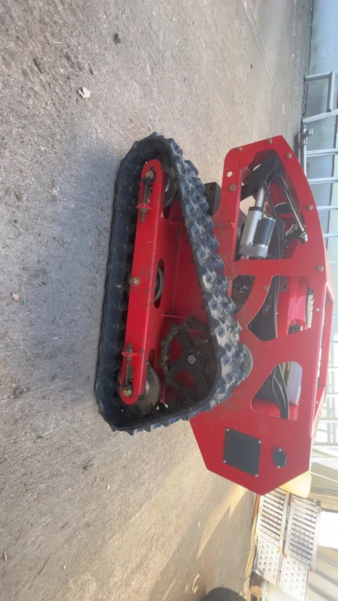 Remote control lawnmower (like new) - Image 4