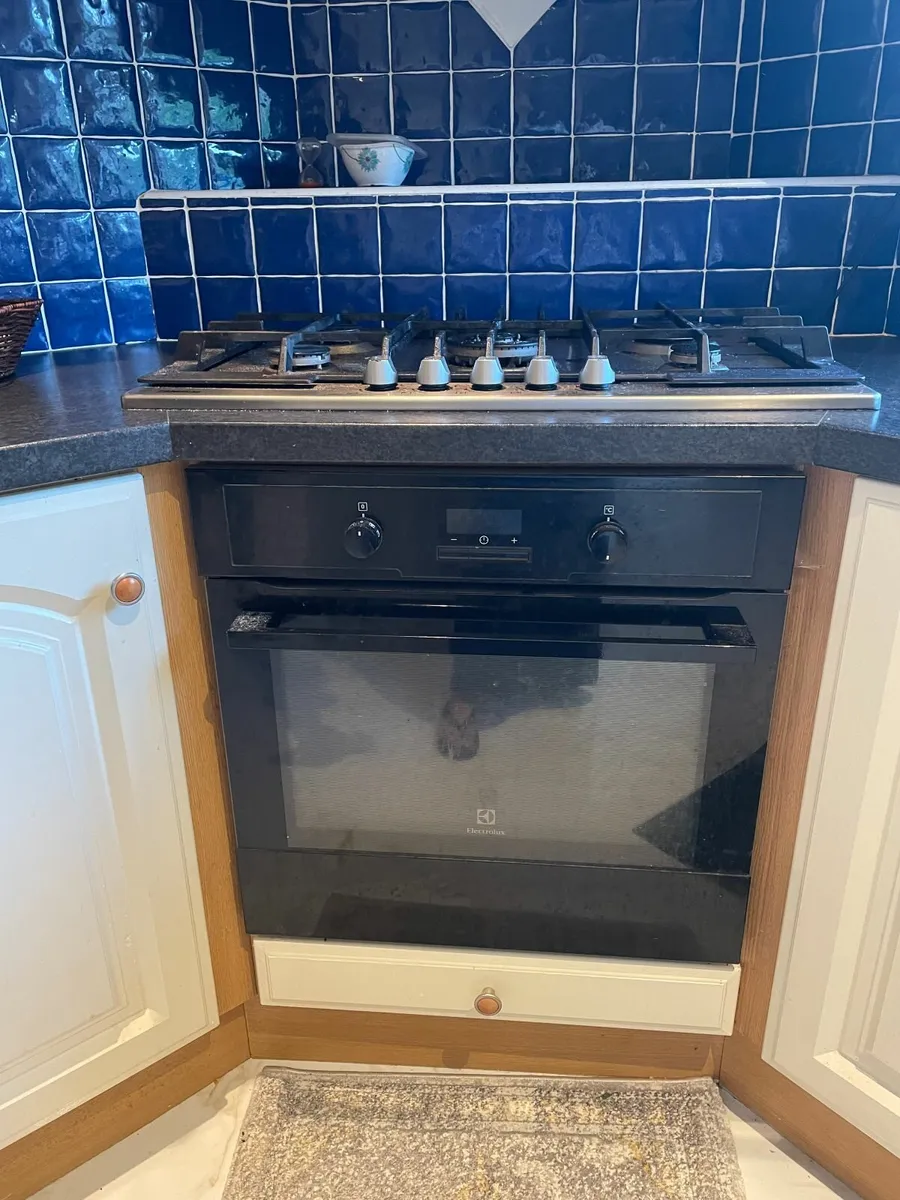 Full Kitchen with Appliances for Sale - Image 4