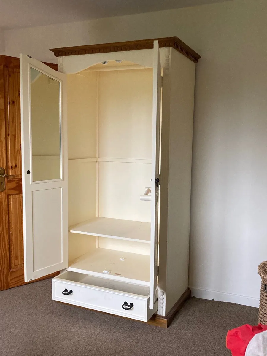 Wardrobe - Image 2