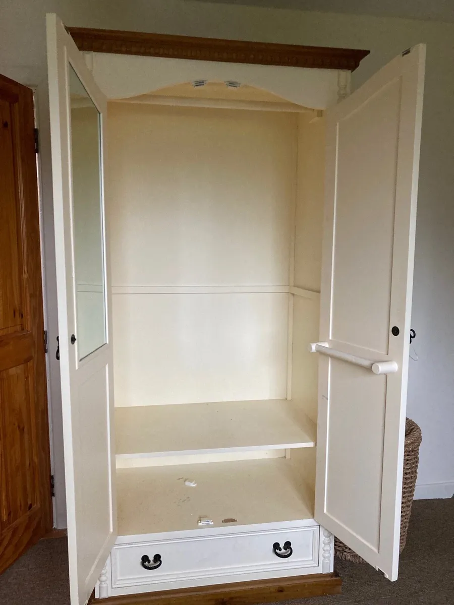 Wardrobe - Image 3