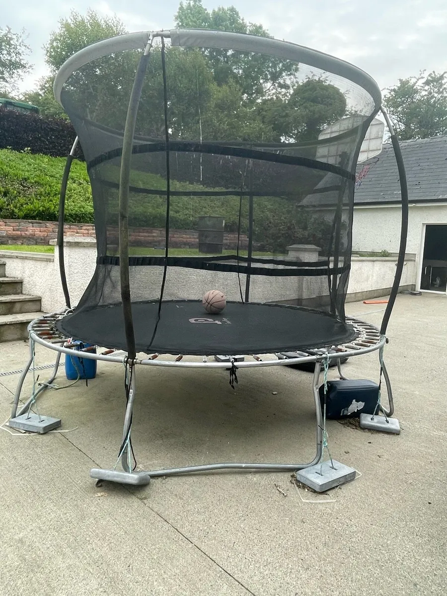 Trampoline