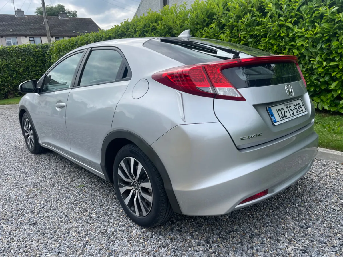 Honda Civic 2013 - Image 4