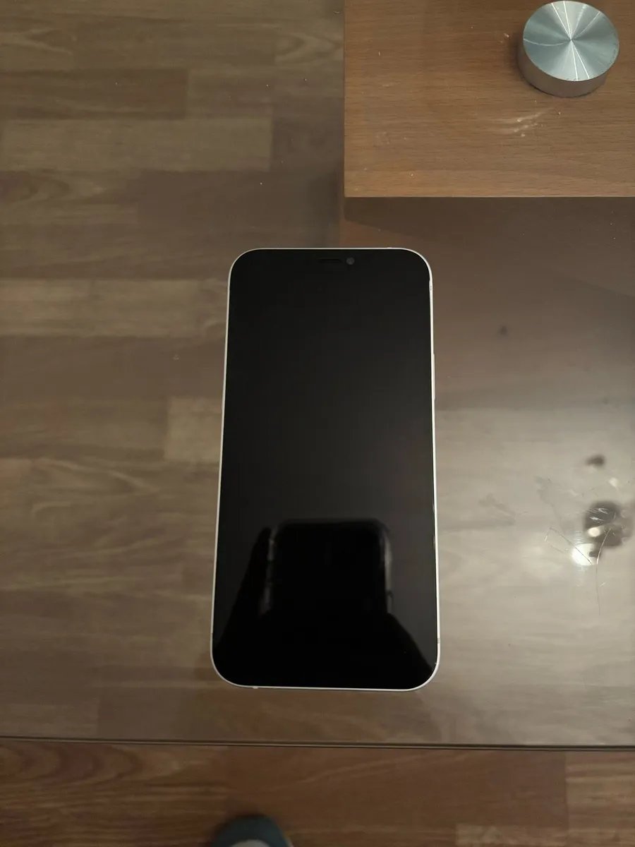 iPhone 12 - Image 2