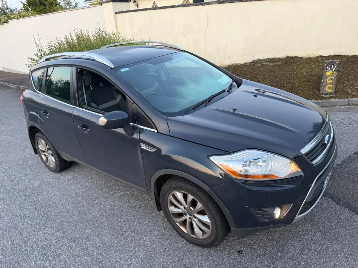 FORD KUGA ZETEC 4WD 140PS 2011 LOW KMS - Image 1