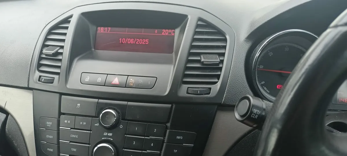 Vauxhall Insignia - Image 2