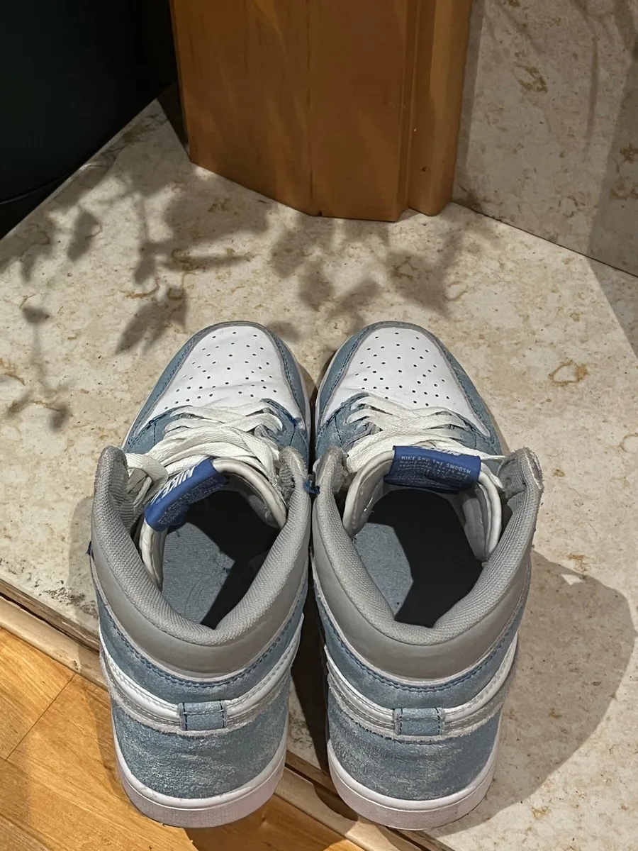 Air Jordan 1 Retro High OG "Hyper Royal" sneakers - Image 3