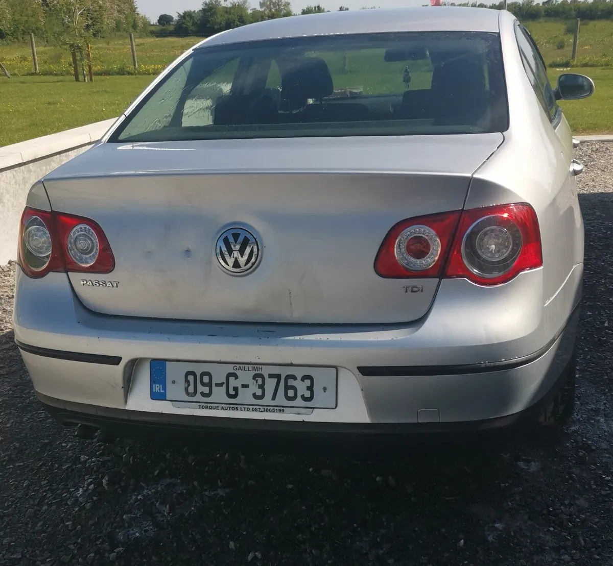 Volkswagen Passat 2009 - Image 2